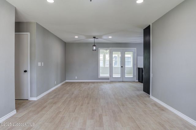 2803 W 18th Street, Plainview, TX 79072