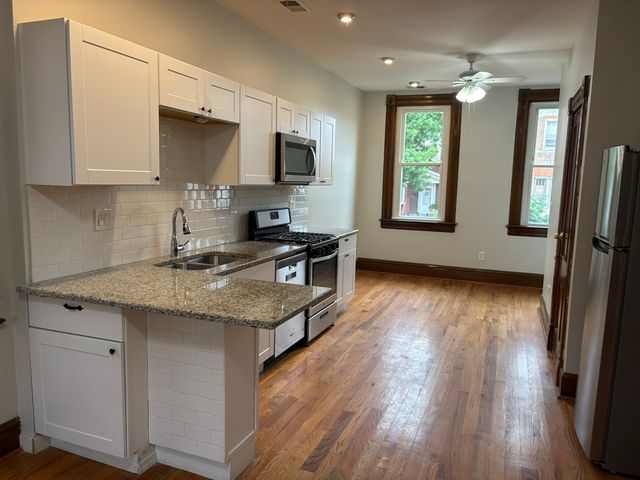 2146 W 22nd Place 2, Chicago, IL 60608