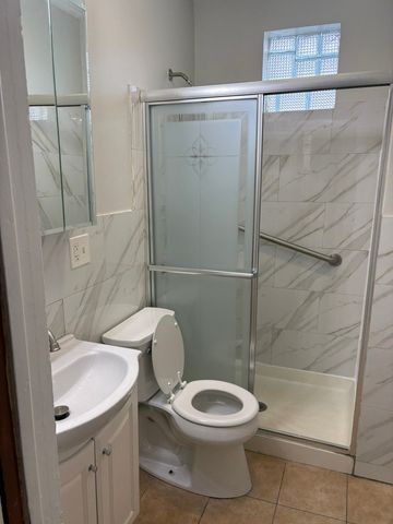 2146 W 22nd Place 2, Chicago, IL 60608