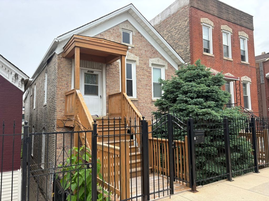2146 W 22nd Place 2, Chicago, IL 60608