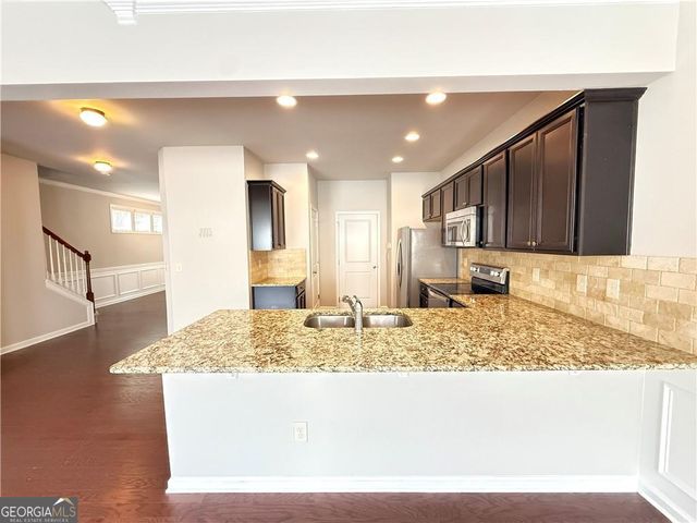 1044 Haley Woods Lane, Lawrenceville, GA 30043