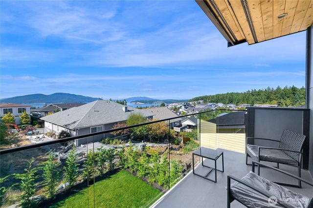 3951 Rock Ridge Pkwy, Anacortes, WA 98221
