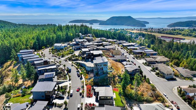 3951 Rock Ridge Pkwy, Anacortes, WA 98221