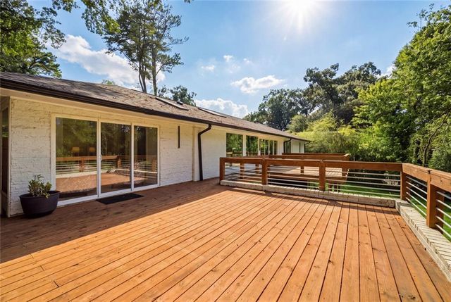 154 Cromwell Road NE, Sandy Springs, GA 30328