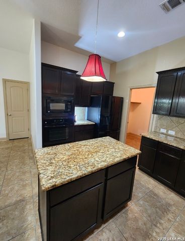 9511 Lesters Way, San Antonio, TX 78254