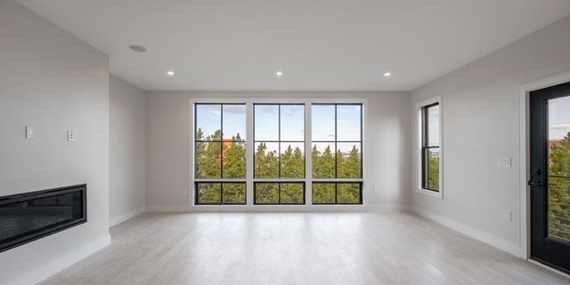 14B Geneva PH4, Boston, MA 02128
