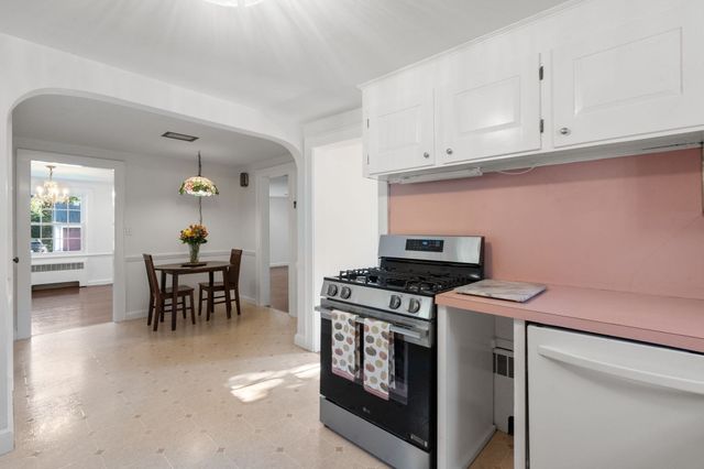 32 Mount Ida Rd, Weymouth, MA 02189