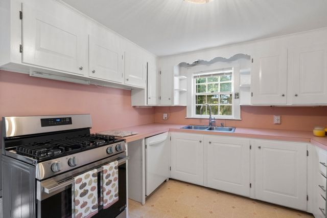 32 Mount Ida Rd, Weymouth, MA 02189