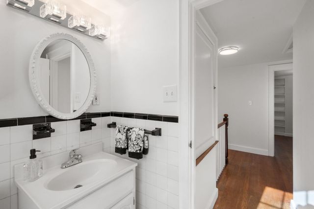 32 Mount Ida Rd, Weymouth, MA 02189