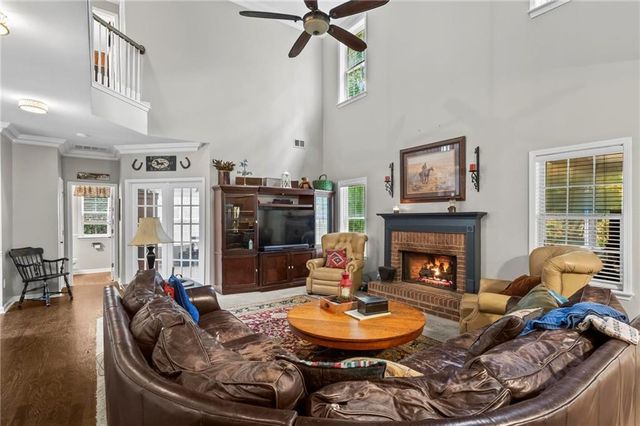 825 Flagstone Way, Acworth, GA 30101