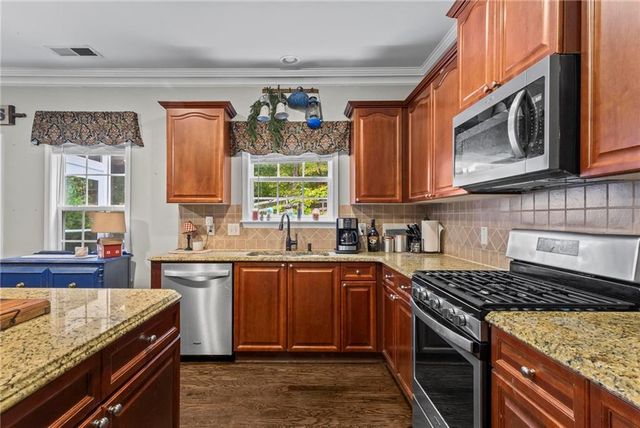 825 Flagstone Way, Acworth, GA 30101