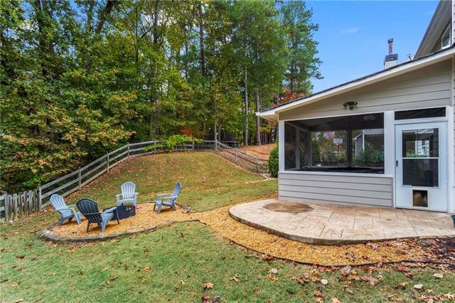 825 Flagstone Way, Acworth, GA 30101