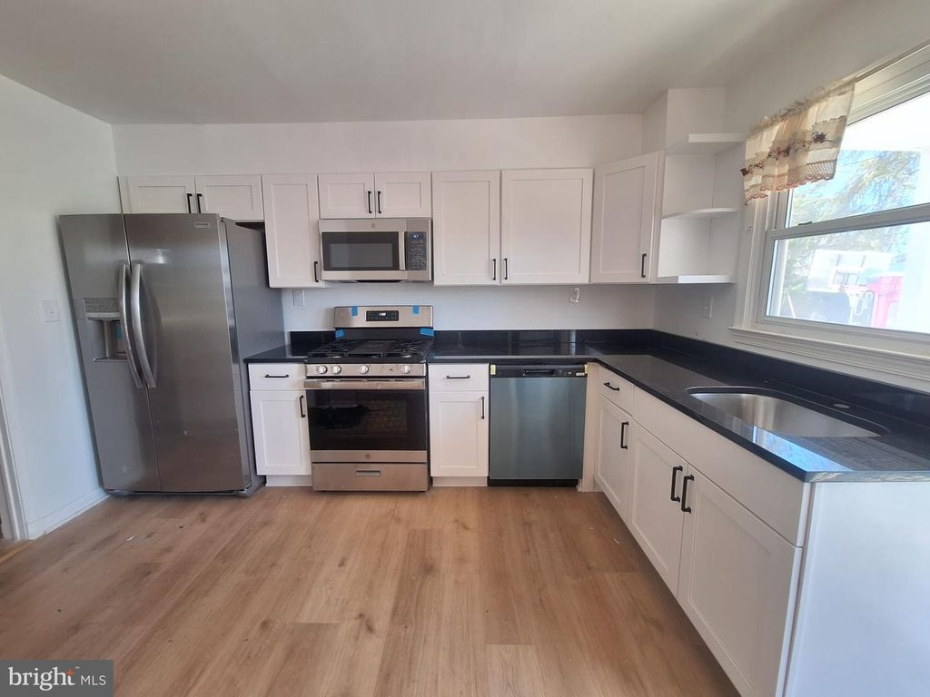 7910 SUBET RD, Baltimore, MD 21244