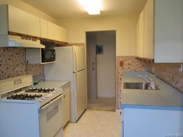 260 Waverly Avenue 52, Patchogue, NY 11772