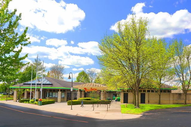 3N556 Woodland Avenue, West Chicago, IL 60185