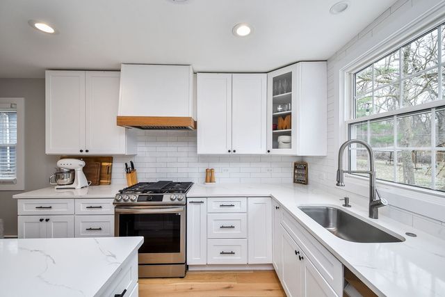 3N556 Woodland Avenue, West Chicago, IL 60185