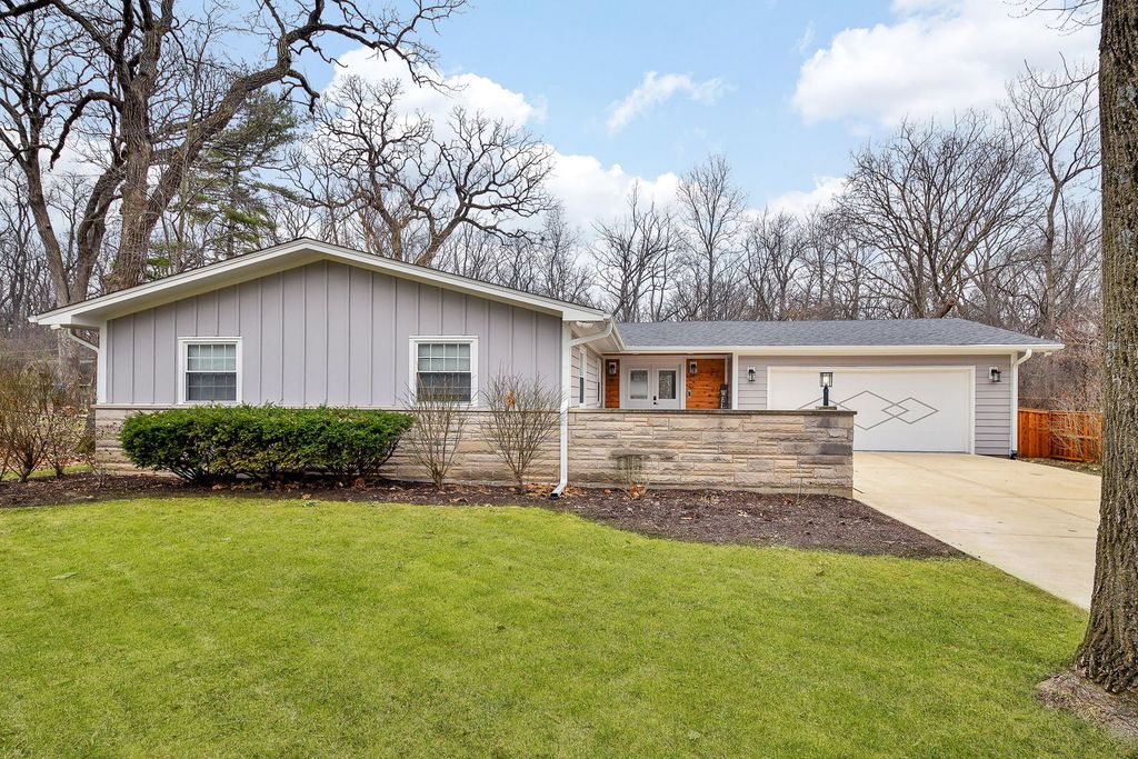 3N556 Woodland Avenue, West Chicago, IL 60185