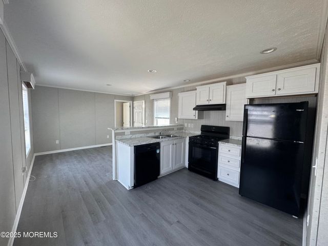 4 Avenue D, Hazlet, NJ 07734