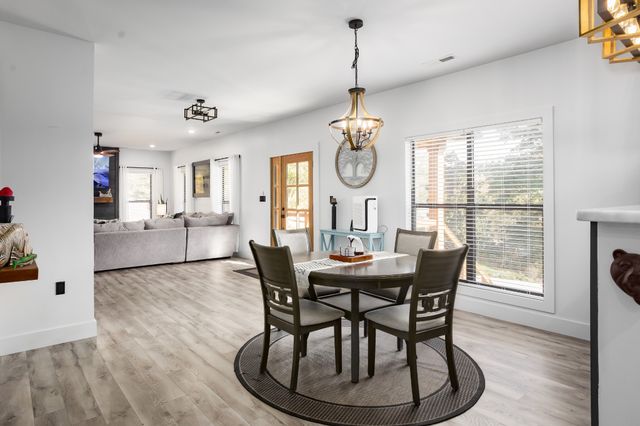 200 Creekside Drive, Florence, AL 35630