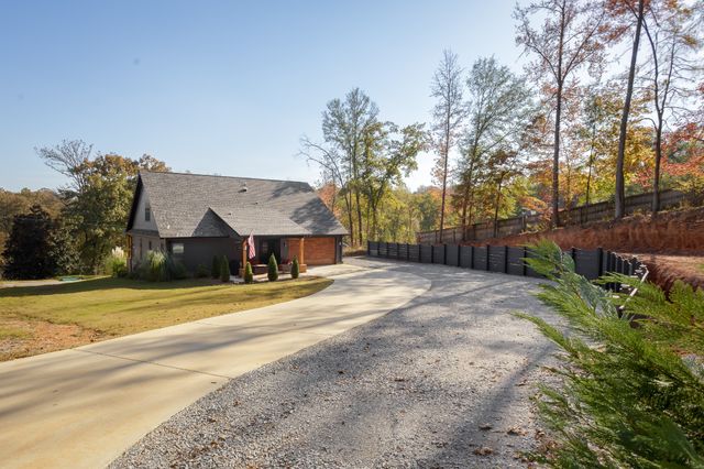 200 Creekside Drive, Florence, AL 35630