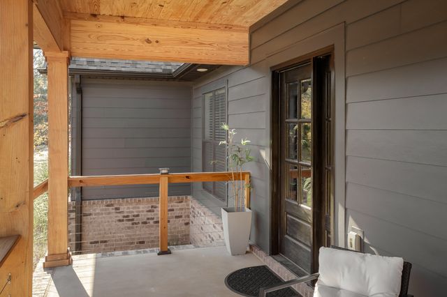 200 Creekside Drive, Florence, AL 35630