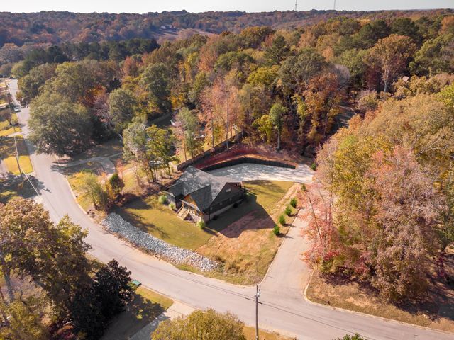 200 Creekside Drive, Florence, AL 35630