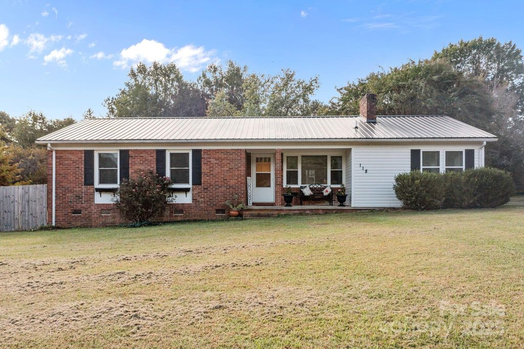 118 Persimmon Circle, Statesville, NC 28625