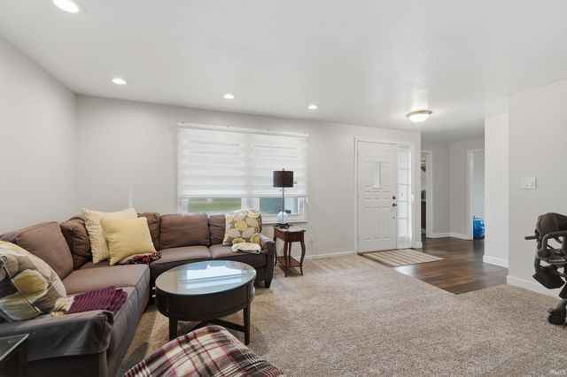 1019 Candlewood Way, Fort Wayne, IN 46845