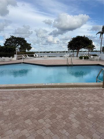 5600 N Flagler Drive 1806, West Palm Beach, FL 33407