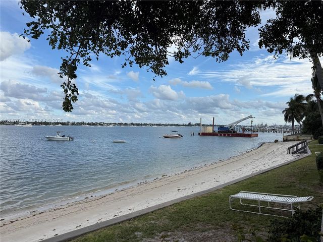 5600 N Flagler Drive 1806, West Palm Beach, FL 33407