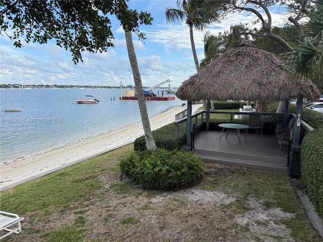 5600 N Flagler Drive 1806, West Palm Beach, FL 33407