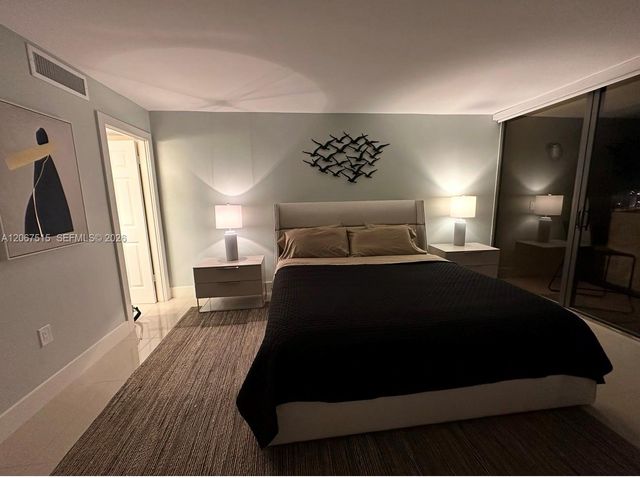 5600 N Flagler Drive 1806, West Palm Beach, FL 33407