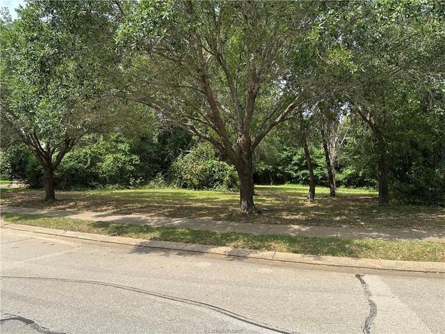 3325 Legacy Court, Bryan, TX 77802