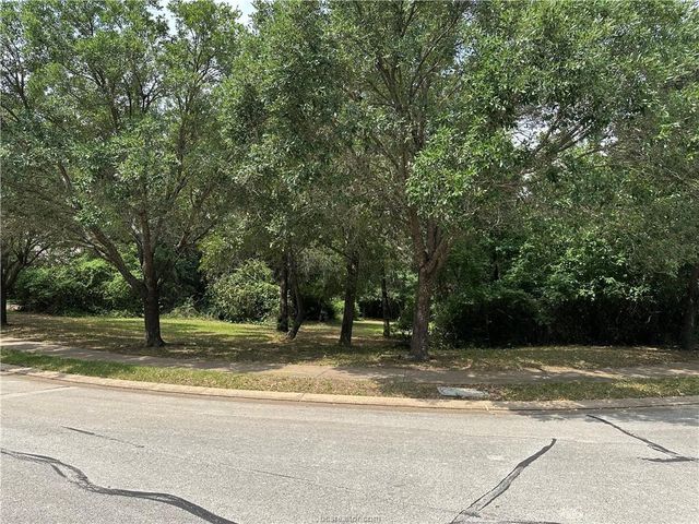 3325 Legacy Court, Bryan, TX 77802