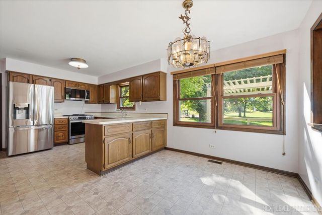 1308 Old Dominion Road, Naperville, IL 60540
