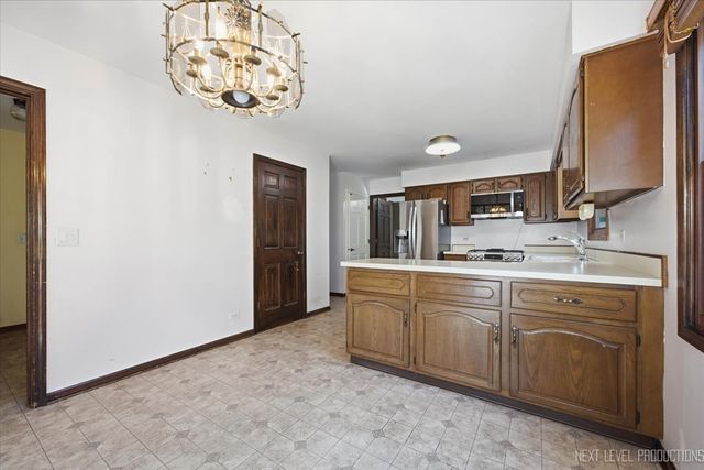 1308 Old Dominion Road, Naperville, IL 60540