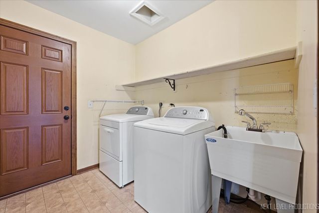 1308 Old Dominion Road, Naperville, IL 60540