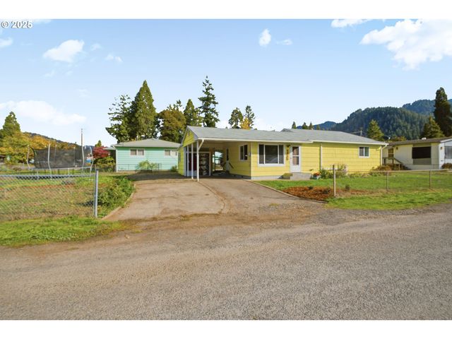 76395 RIVER Rd, Oakridge, OR 97463