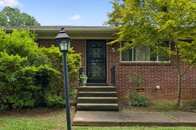 5 Richmond Dr, Clarksville, TN 37042