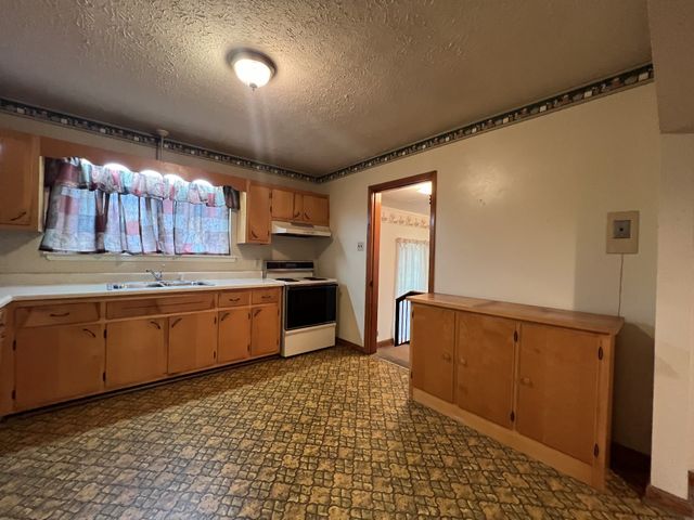 5 Richmond Dr, Clarksville, TN 37042