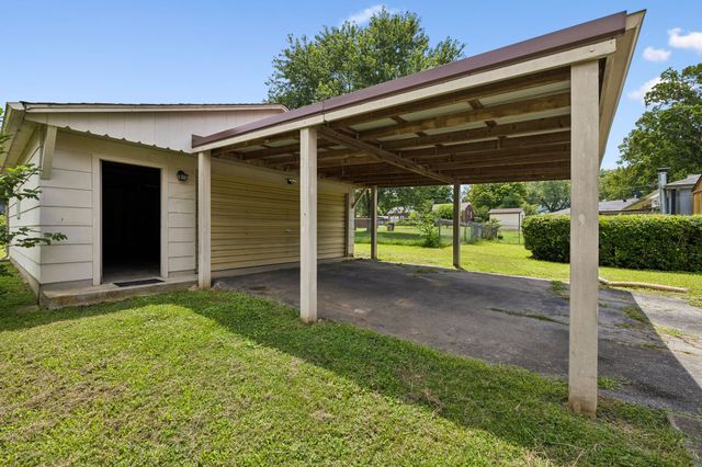 5 Richmond Dr, Clarksville, TN 37042