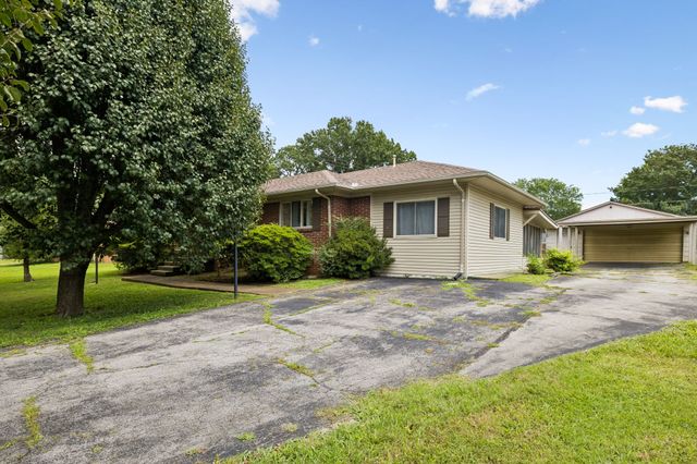 5 Richmond Dr, Clarksville, TN 37042