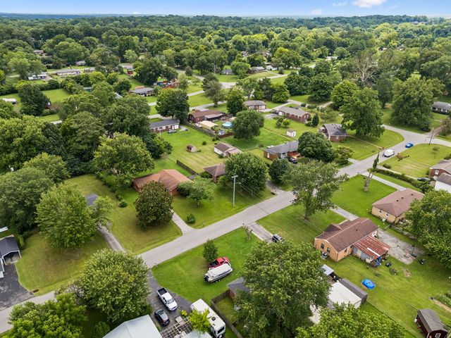 5 Richmond Dr, Clarksville, TN 37042