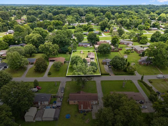 5 Richmond Dr, Clarksville, TN 37042