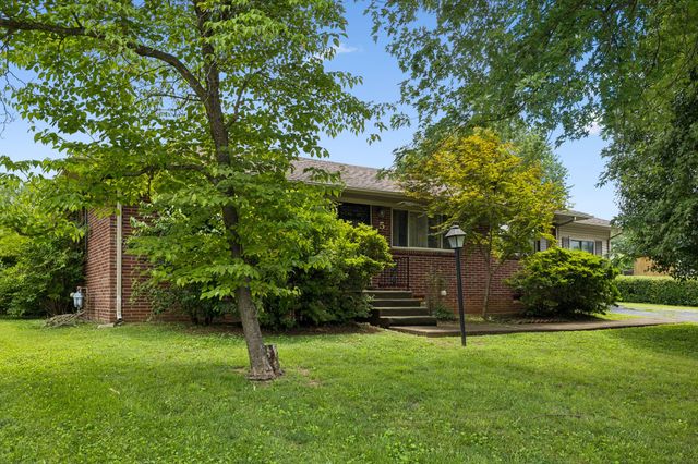 5 Richmond Dr, Clarksville, TN 37042