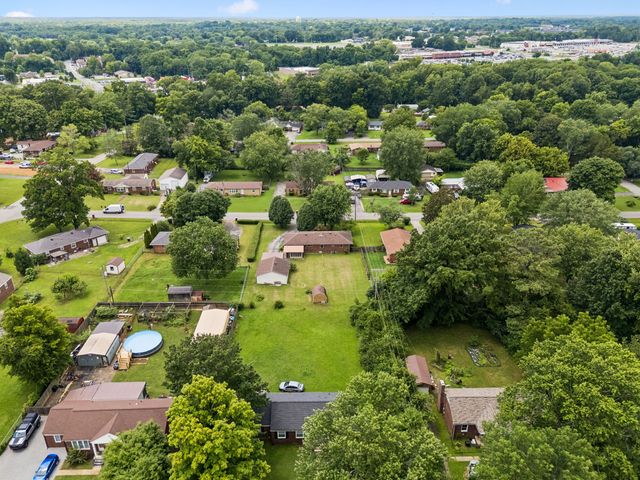5 Richmond Dr, Clarksville, TN 37042