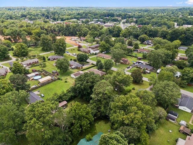 5 Richmond Dr, Clarksville, TN 37042