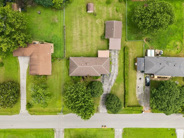 5 Richmond Dr, Clarksville, TN 37042