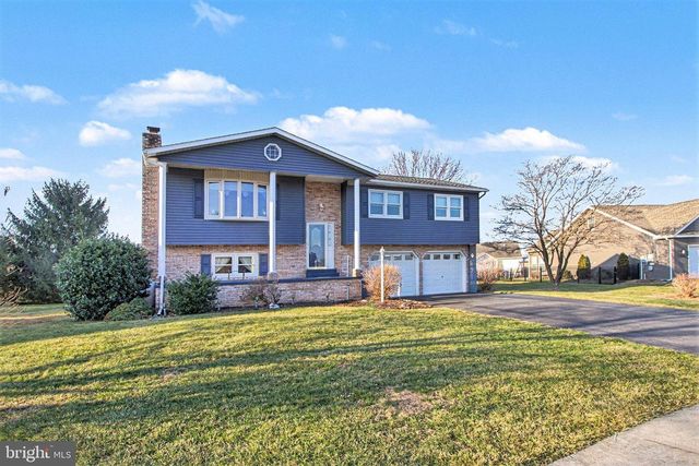 440 CROGHAN DR, Carlisle, PA 17013
