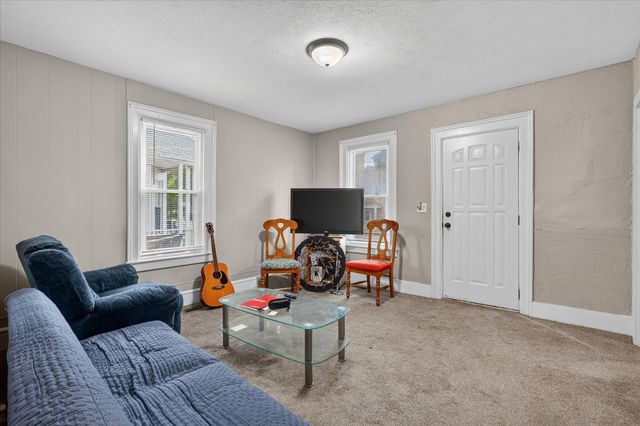 129 Palmer Street NE, Grand Rapids, MI 49505